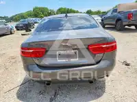2019 Jaguar XE фото