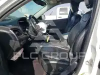 2019 Jeep CHEROKEE photo