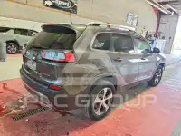 2019 Jeep CHEROKEE photo