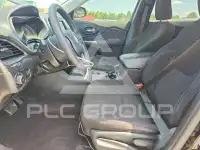 2019 Jeep CHEROKEE photo