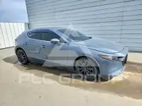 2019 Mazda 3 photo