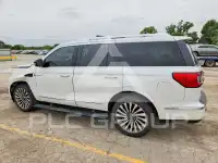 2019 Lincoln NAVIGATOR photo