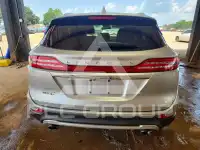 2019 Lincoln MKZ photo