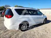 2019 Chrysler PACIFICA photo