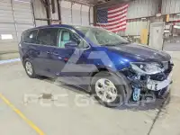 2019 Chrysler PACIFICA photo