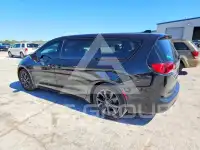 2019 Chrysler PACIFICA photo