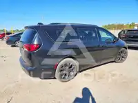 2019 Chrysler PACIFICA photo