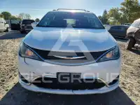 2019 Chrysler PACIFICA photo