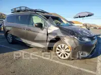 2019 Chrysler PACIFICA photo