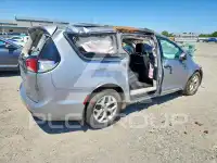 2019 Chrysler PACIFICA photo