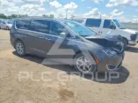2019 Chrysler PACIFICA photo