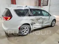 2019 Chrysler PACIFICA photo