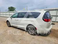 2019 Chrysler PACIFICA photo
