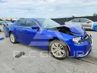 2019 Chrysler 300 photo