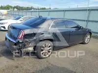 2019 Chrysler 300 фото
