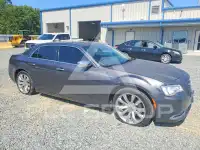 2019 Chrysler 300 фото
