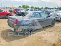 2019 Chrysler 300 фото