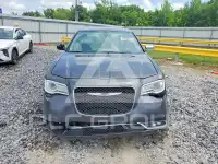2019 Chrysler 300 фото