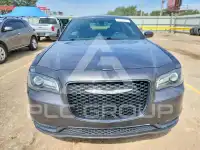 2019 Chrysler 300 фото