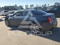 2019 Chrysler 300 photo