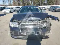2019 Chrysler 300 photo