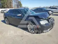 2019 Chrysler 300 photo