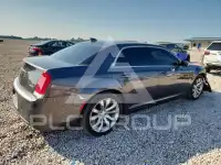 2019 Chrysler 300 фото
