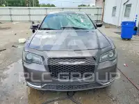 2019 Chrysler 300 фото