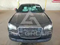 2019 Chrysler 300 photo