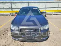 2019 Chrysler 300 фото