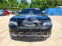 2019 Chrysler 300 photo