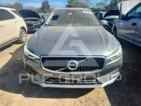 2019 Volvo XC60 photo