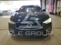 2019 Volvo XC60 photo