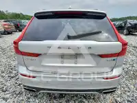2019 Volvo XC60 photo