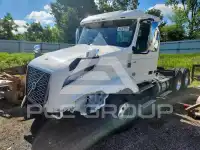 2019 Volvo VNL photo