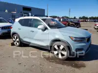 2019 Volvo XC40 photo