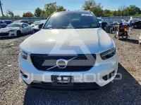 2019 Volvo XC40 photo