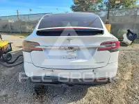 2019 Tesla Model X фото