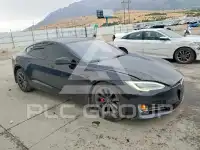 2019 Tesla Model S фото