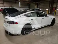 2019 Tesla Model S фото