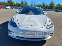 2019 Tesla Model 3 фото