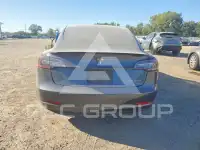 2019 Tesla Model 3 фото