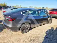 2019 Tesla Model 3 фото