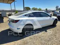 2019 Tesla Model 3 фото