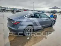 2019 Tesla Model 3 фото
