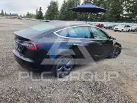 2019 Tesla Model 3 фото