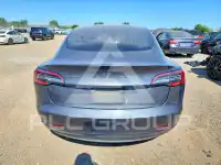 2019 Tesla Model 3 фото