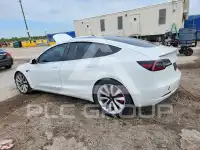 2019 Tesla Model 3 фото