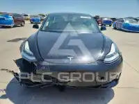 2019 Tesla Model 3 фото