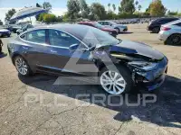 2019 Tesla Model 3 фото